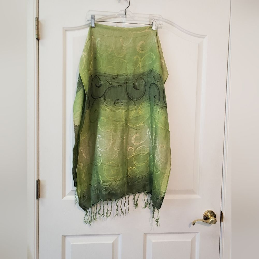 Green Patterned Shawl - Picture 3 of 4